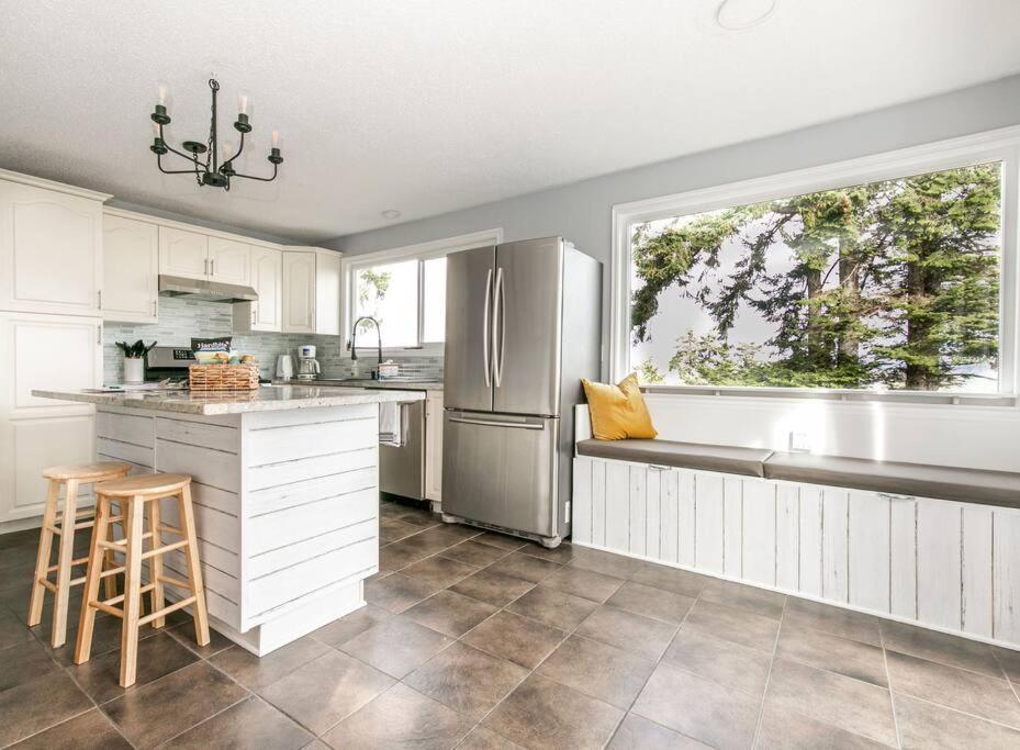 Sunrise Escape - Close To The Beach! Victoria Exterior foto